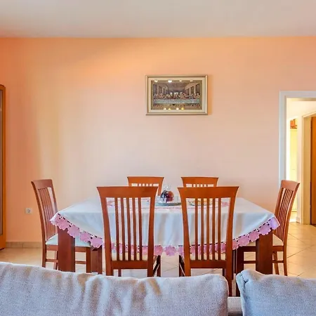 Holiday home Seafront Marija Prigradica