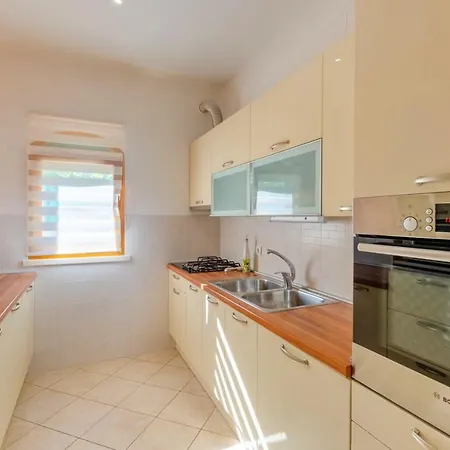 Seafront Marija Tatil Evi Prigradica